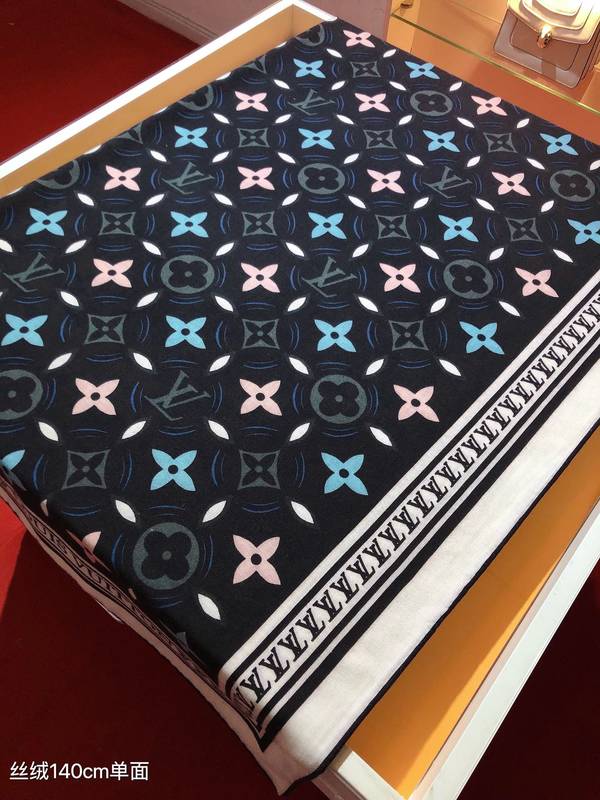 Louis Vuitton Scarf LVC00569